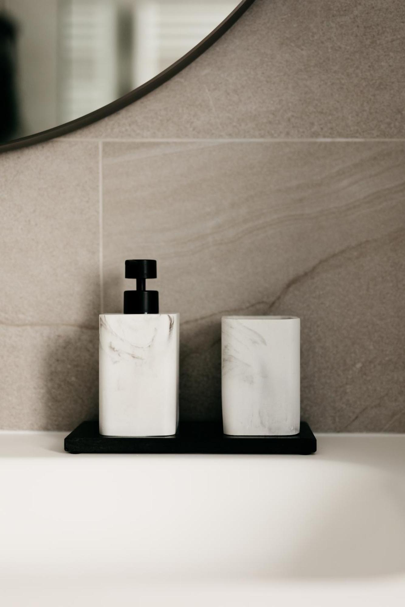 The Edgewater Suites - Park View Namur Ngoại thất bức ảnh